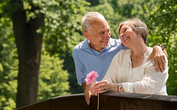 4 Lo que debe y no debe hacer en la primera cita para mujeres mayores