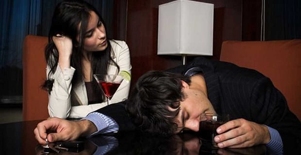 Die 7 schlimmsten Dinge, die du beim ersten Date tun könntest