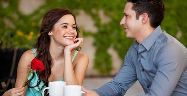 1 ze 3 Američanů nikdy nelíbal na prvním rande