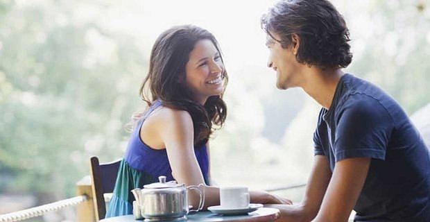 Dating Guru revela su secreto # 1 sobre cómo hablar con las mujeres
