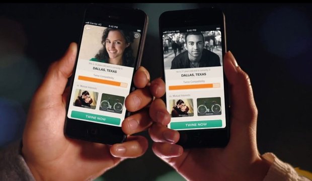 Dating-Apps vs. Dating-Sites: 10 Fragen, die Sie sich stellen sollten