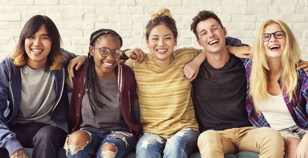 16 Gençler için En İyi Arkadaşlık Siteleri (2021)