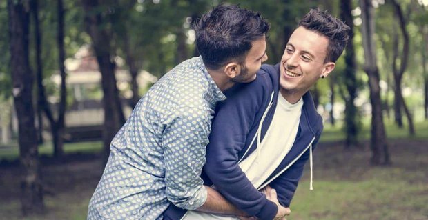 Jak być proaktywnym w randkowaniu (porady LGBT)