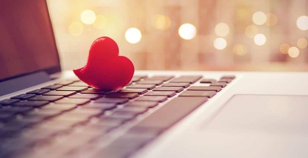 22 En İyi Online Dating Web Siteleri (Ücretsiz, LGBT ve Siyah)